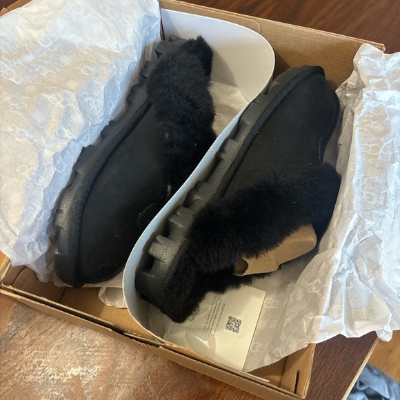 UGG Black Suede Slippers with Fur Trim - Picture 1 of 3